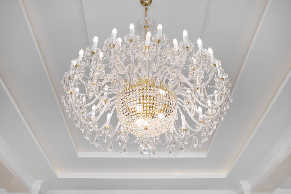 Chandeliers vs. Pendant Lights: What’s the Difference?